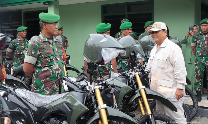 Serahkan 20 Motor untuk Koramil dan Kodim di Surabaya, Prabowo: Jaga Selalu Indonesia