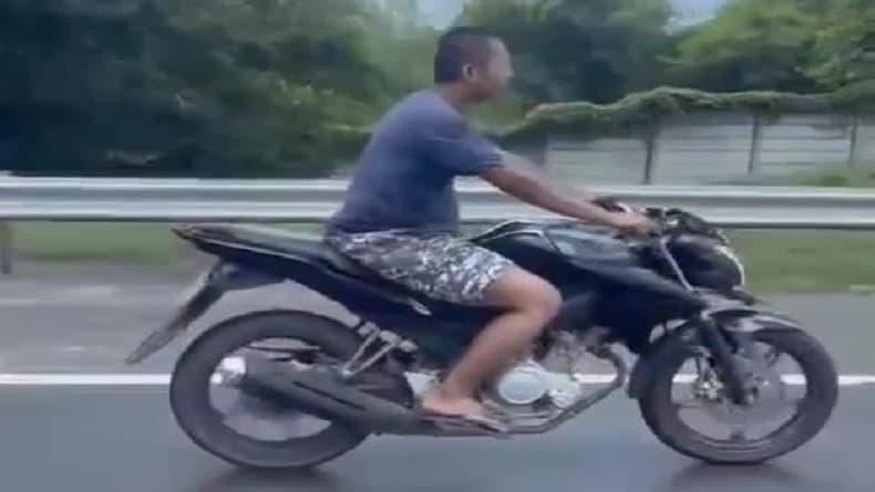 Pemotor Vixion Nekat Terobos Jalan Tol Jakarta-Cikampek, Tertangkap usai Mogok