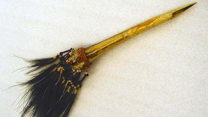 Belati Senjata Mematikan Khas Papua, Benarkah Terbuat dari Tulang Manusia ?