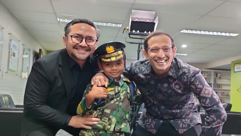 Nono Bocah Jenius asal NTT Juara Dunia Matematika Bertemu Nadiem Makarim, Tolak Hadiah Laptop Nono Bocah Jenius asal NTT Juara Dunia Matematika Bertemu Nadiem Makarim, Tolak Hadiah Laptop