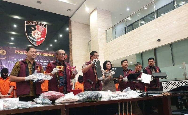 Sajikan Konten Porno, Streamer di Bling2.com Bisa Dapat Uang hingga Rp45 Juta Sebulan