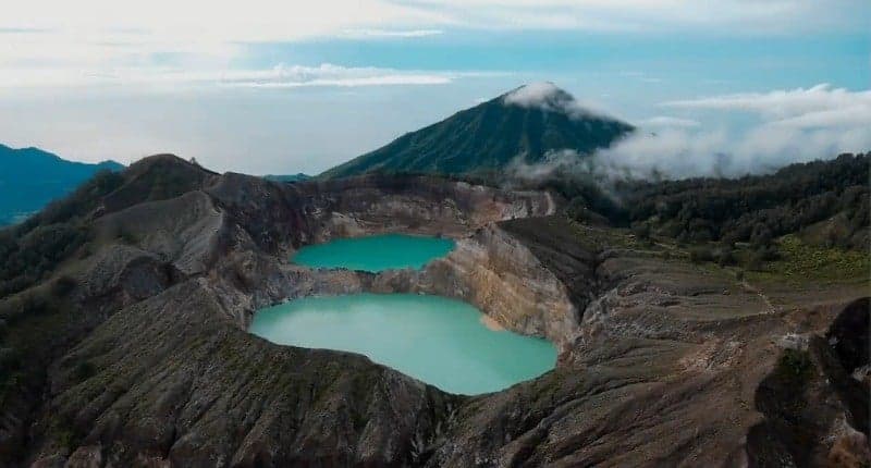 Keindahan Danau Kelimutu di Kawah Gunung, Berwarna-warni dan Misterius