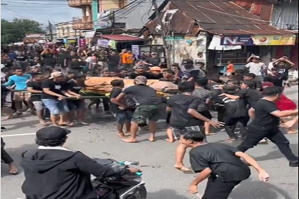 Melihat Tradisi Goyang Peti Jenazah di Toraja untuk Hibur Keluarga yang Ditinggalkan