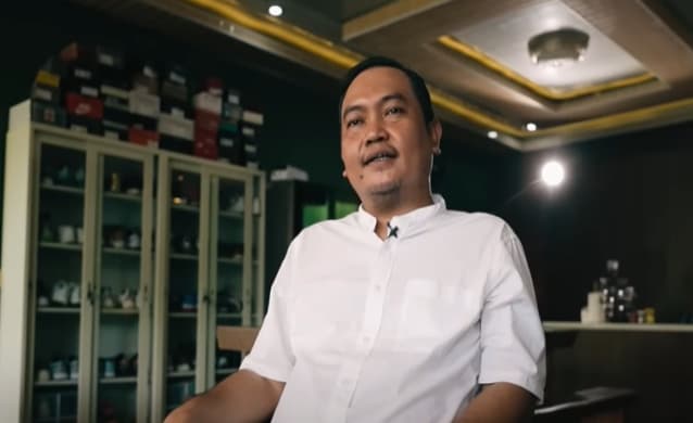 Resign dari PNS Sukses jadi Juragan Jersey Punya 150.000 Reseller, Koleksi Mobil Mewah Resign dari PNS Sukses jadi Juragan Jersey Punya 150.000 Reseller, Koleksi Mobil Mewah