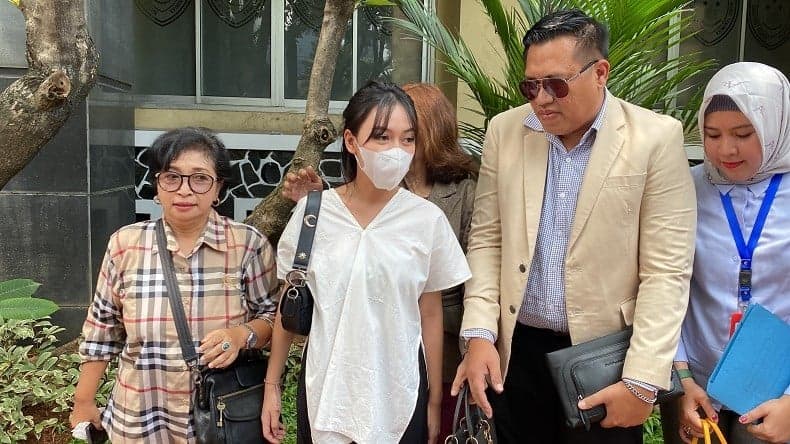 Sering Disebut di Kasus Mario Dandy, Sosok Amanda Sambangi Polda Metro Jaya