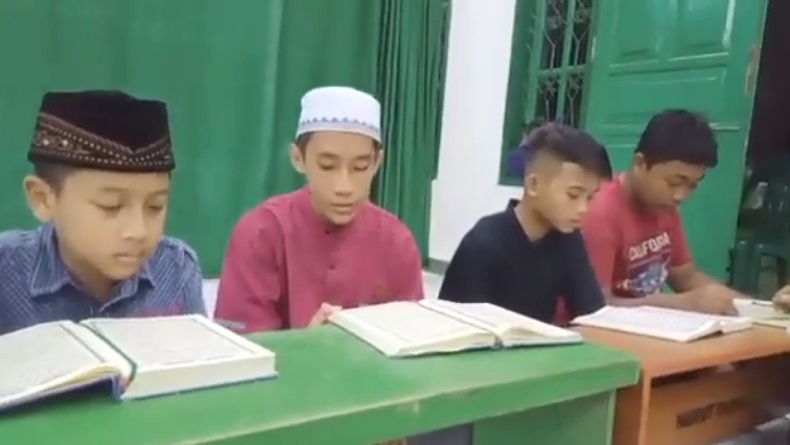 10 Hadits tentang Menuntut Ilmu, Umat Muslim Wajib Simak!