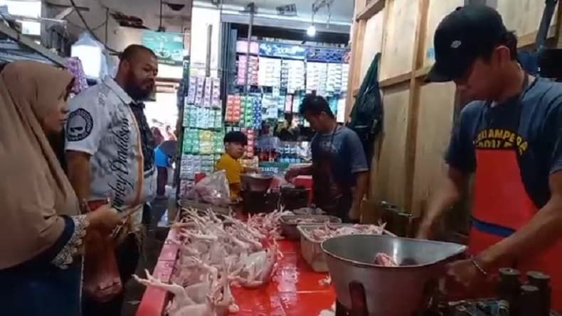 Jelang Ramadan Daging Ayam di Majalengka Mahal, Segini Harganya