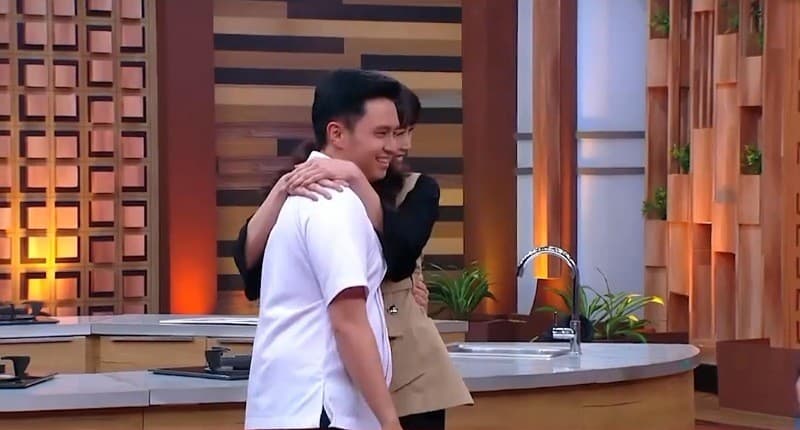 Grand Final MasterChef Indonesia 10, Gio Terharu Kedatangan Keluarga Tercinta
