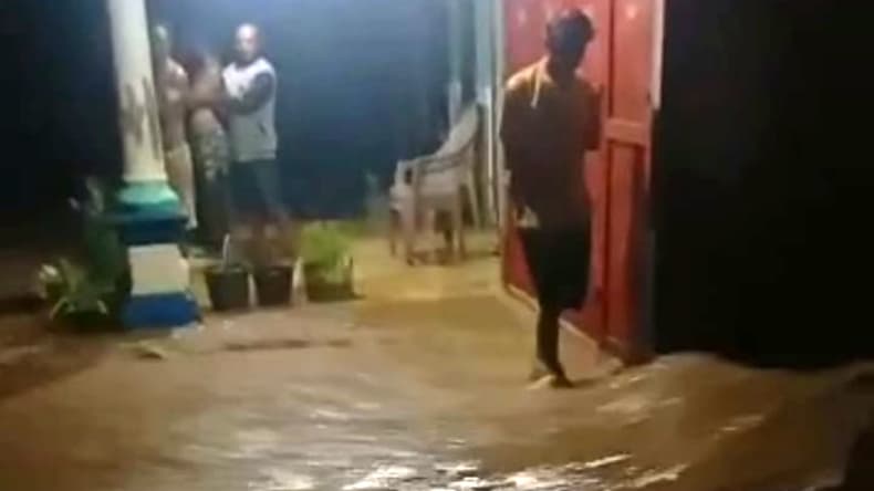 6 Jam Diguyur Hujan, Sungai Way Sekinci Meluap dan Rendam 20 Rumah Lampung Utara