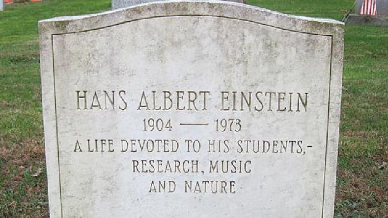 5 Makam Para Tokoh Terkenal di Dunia, Ada yang Sederhana Cuma Pakai Batu Nisan