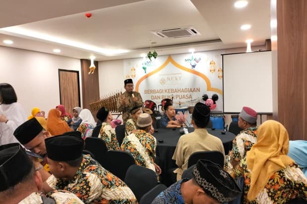Berbagi Kebahagiaan ala Next Hotel dengan Anak-Anak Panti Asuhan Berkebutuhan Khusus