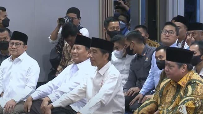 Gus Baha Ungkap Kedekatan Presiden Jokowi dan Prabowo karena Karomah Mbah Moen