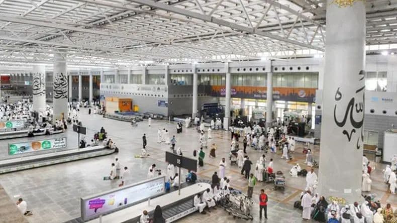 Jemaah Umrah Indonesia Kena Serangan Jantung di Bandara Madinah