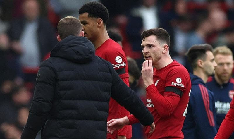 Viral Andy Robertson Disikut Hakim Garis saat Liverpool Vs Arsenal, Legenda Man United: Dia Bayi Besar!