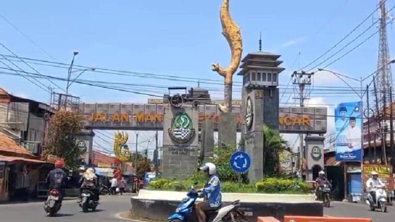 Dituding Jadi Biang Kemacetan, Warga Minta Tugu Kujang Majalengka Dibongkar