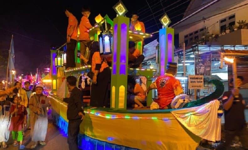 Keriang Bandong, Tradisi Warga Pontianak Menyambut Lebaran Diikuti 1.000 Peserta