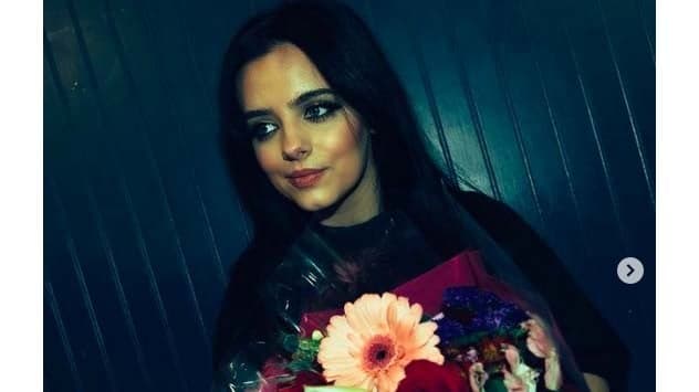 Lirik Lagu Pray-Jessie Murph dan Terjemahan, Bikin Hati Emosional