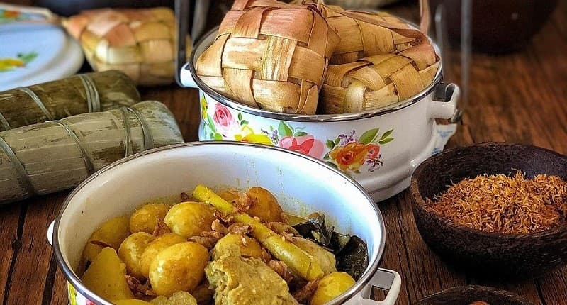 Resep Sayur Ketupat Lebaran yang Enak, Coba Pakai Bakso dan Telur Rebus Resep Sayur Ketupat Lebaran yang Enak, Coba Pakai Bakso dan Telur Rebus
