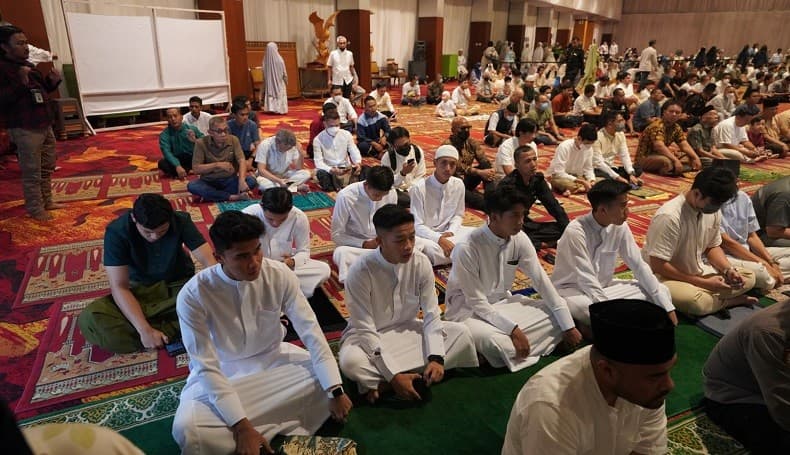 Tak Ada yang Pulang Kampung, Penggawa Timnas Indonesia U-22 Sholat Idul Fitri Bersama