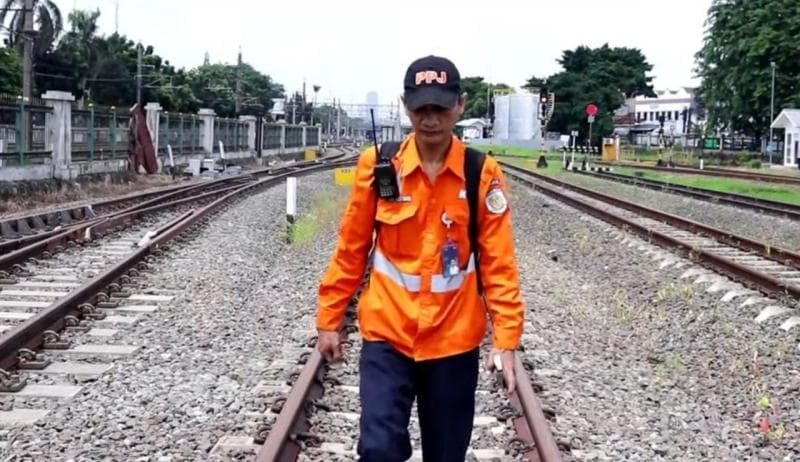 Kisah Petugas Pemeriksa Jalur Rel Kereta, Uji Nyali Lewati Jembatan dan Terowongan hingga Temukan Korban Terlindas KA