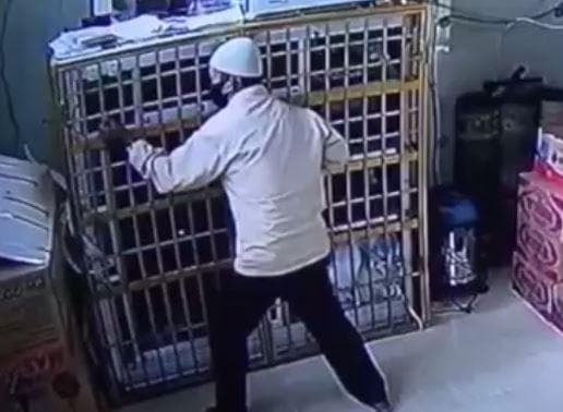 Keterlaluan! Pria di Sidrap Curi Speaker Masjid, Modus Pura-Pura Salat