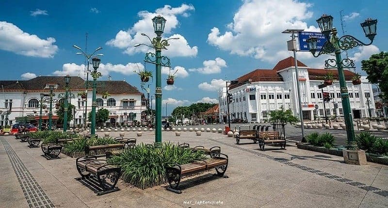 7 Spot Foto di Malioboro, Ada Titik Nol Kilometer dan Tugu Jogja yang Ikonik