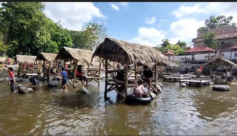 Cuaca Panas, Tempat Wisata Wahana Air di Boyolali Diserbu Pengunjung