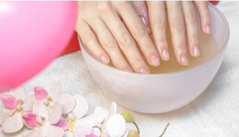 5 Cara Memutihkan Kuku yang Kuning, Aman dan Efektif Pakai Bahan Alami