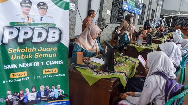 Pendaftar PPDB Jabar 2023 Tahap Pertama Resmi Ditutup, Tembus 317.000 Siswa