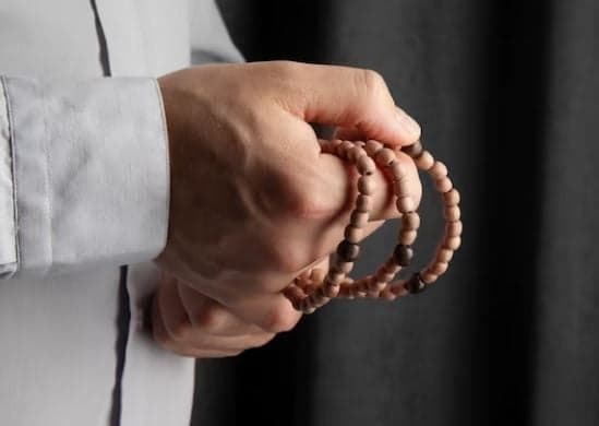 Wirid Setelah Sholat Fardhu Lengkap Arab, Latin, dan Artinya, Umat Muslim Wajib Mengamalkan 