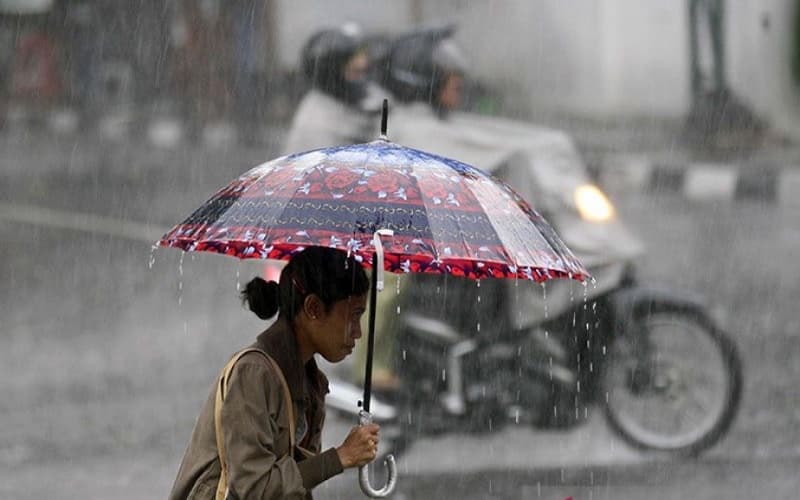 BMKG Ingatkan Hujan dan Angin Kencang Intai Jakarta Hari Ini