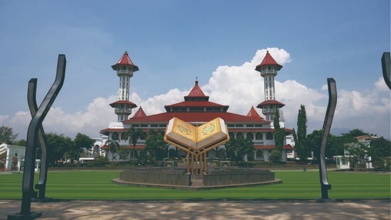 Surga Tersembunyi di Cianjur, Ada Miniatur Niagara di Tengah Hutan