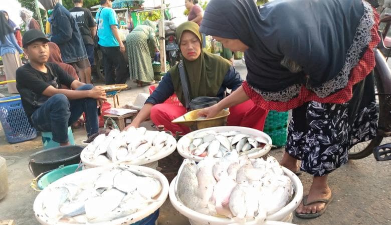 Harga Ikan Laut Melonjak Tajam, Pasar di Pemalang Sepi Pembeli