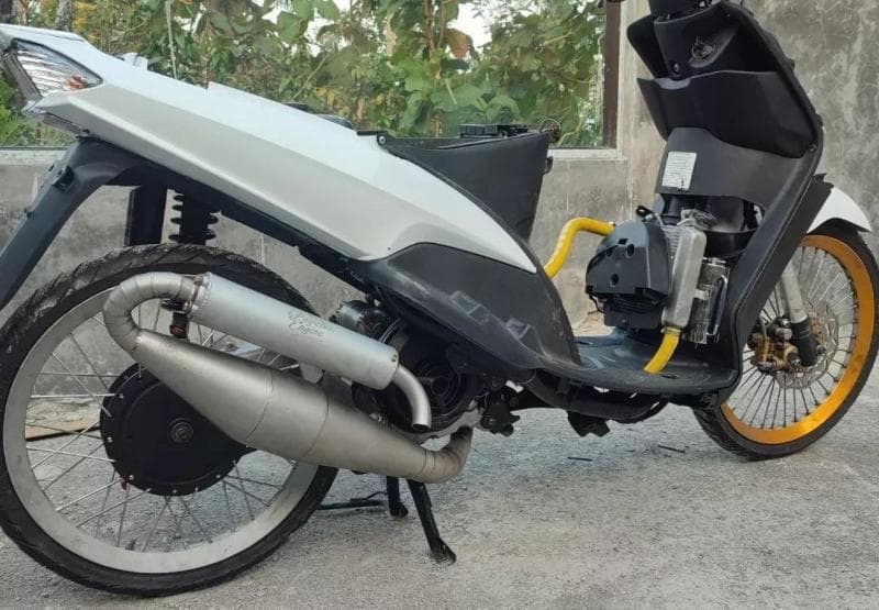 Viral Modifikasi Mio Bermesin 2-Tak Kanibal Mesin Kawasaki Ninja 150, Kok Bisa?