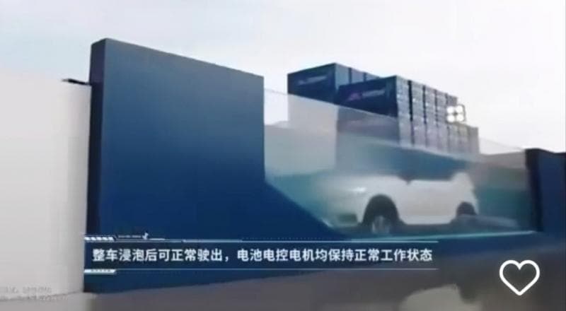 Viral Mobil Listrik Volvo Dimasukkan dalam Aquarium Raksasa, Bisa Dihidupkan dan Berjalan