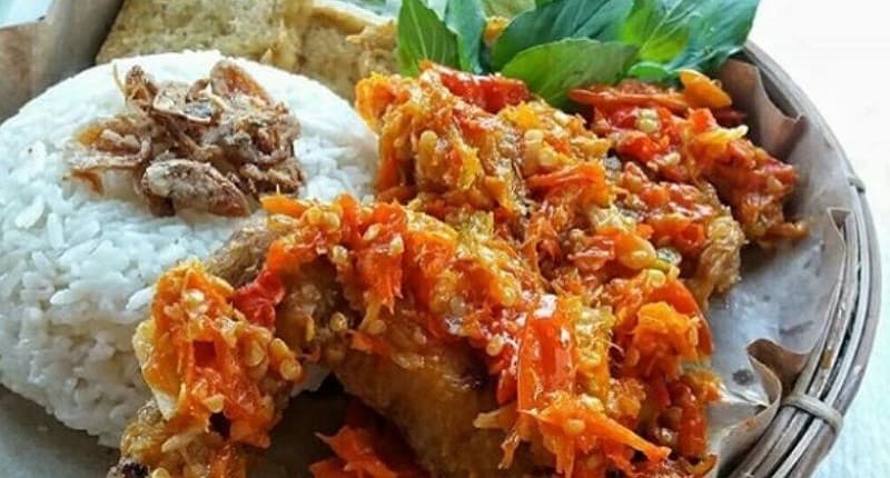 Resep Sambal Geprek Kekinian Topping Mozarella, Bahannya Hanya Rawit dan Bawang