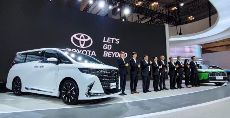 Toyota Alphard Hybrid Melantai di GIIAS 2023, Intip Spesifikasi dan Harganya