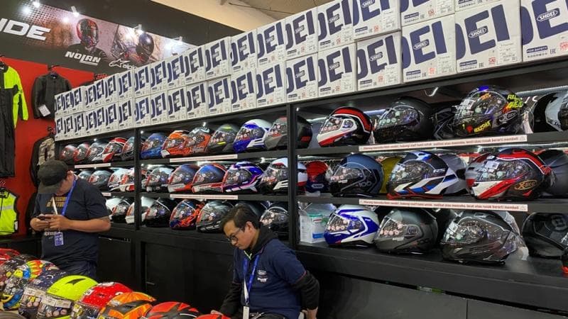 Pilihan Helm dan Jaket Premium di GIIAS 2023, Goda Pengunjung dengan Setengah Harga