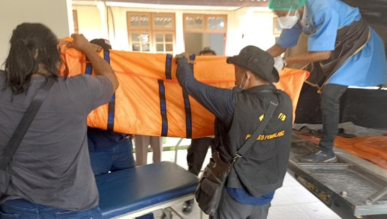 Pemalang Geger, Mayat Anak Perempuan Berseragam Pramuka Ditemukan Mengambang di Tambak