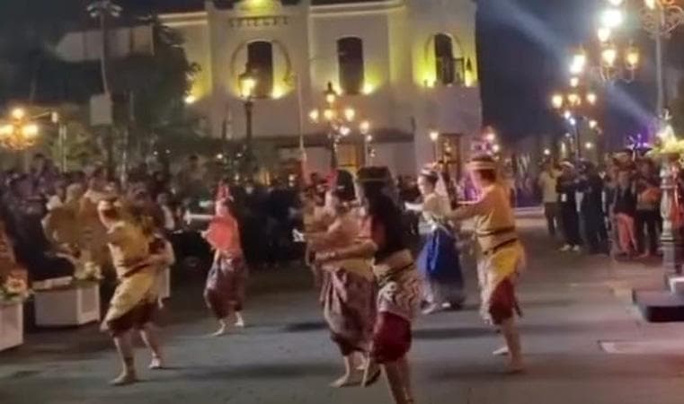 Potret Kemeriahan Kirab Budaya Nusantara di Kota Lama Semarang