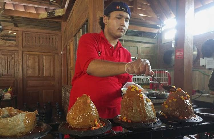 Kuliner Unik di Bantul, Bakso Pa'Jero Tawakan Menu Samurai hingga Merapi