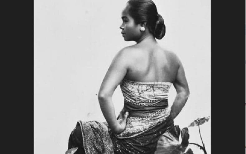 Kisah Iklan Wisata Perempuan Jawa Telanjang di Masa Kolonial Belanda Kisah Iklan Wisata Perempuan Jawa Telanjang di Masa Kolonial Belanda