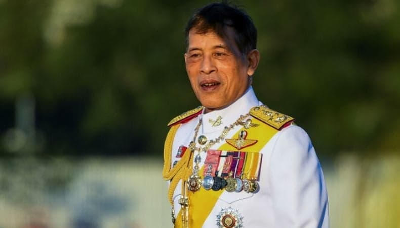 Profil Raja Thailand Maha Vajiralongkorn, Kontroversi dari Politik hingga Perempuan