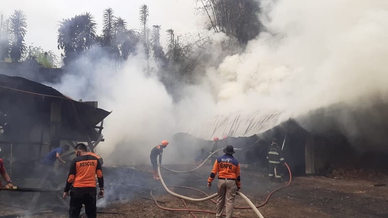 Toko Bahan Bangunan di Baros Sukabumi Ludes Terbakar, Diduga gegara Puntung Rokok