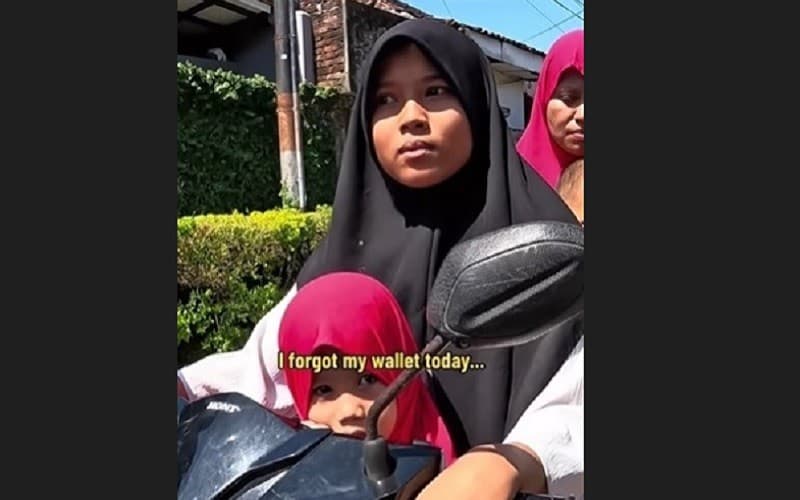 Viral Gadis Berhati Mulia, Ikhlas Tolong Bule Tak Disangka Dapat 500 Dolar