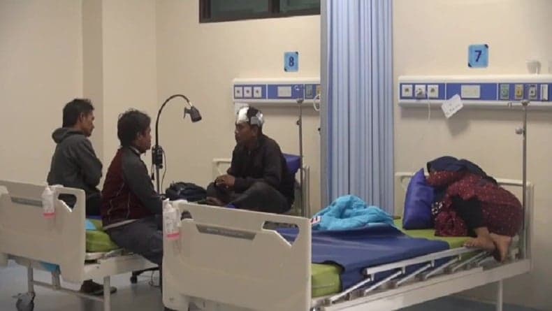 Kecelakaan di Tol Cipali Subang, Ambulans Jenazah Pecah Ban Tabrak Pembatas, 7 Orang Luka Kecelakaan di Tol Cipali Subang, Ambulans Jenazah Pecah Ban Tabrak Pembatas, 7 Orang Luka