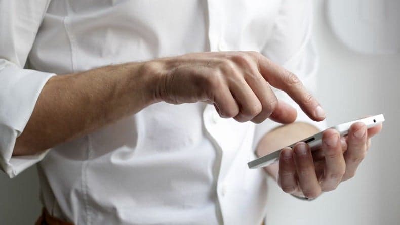 Cara Mengetahui Nama Kita di Kontak Orang Lain, Super Mudah!