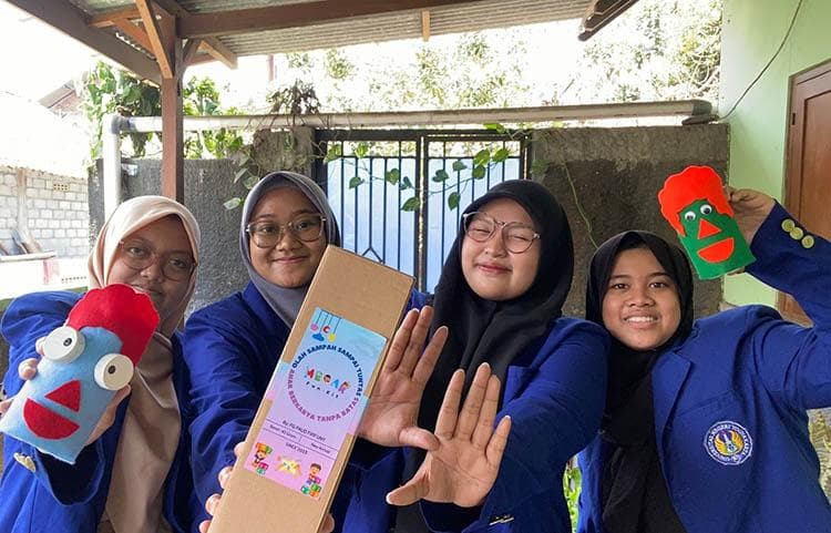 Manfaatkan Botol Bekas, Mahasiswa UNY Ciptakan Mekar Fun Kit untuk Latih Syaraf Motorik Anak