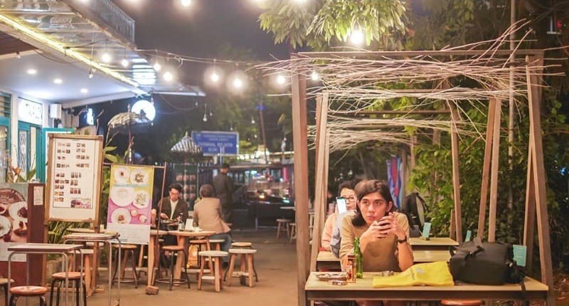 7 Tempat Kuliner untuk Nongkrong Akhir Pekan di Jakarta, Makanannya Enak-Enak!