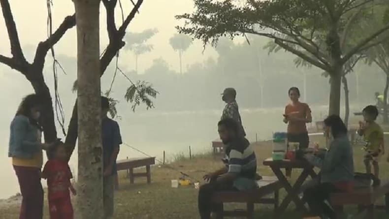 Karhutla Dekati Lokasi Pemancingan di Palangka Raya, Pengunjung Terkepung Asap Pekat